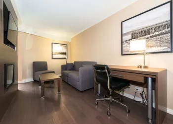 Holiday Inn Express Edmonton Downtown by IHG hotel thumbnail 8