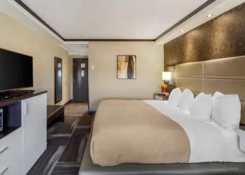 Best Western Plus Edmonton Airport hotel thumbnail 7