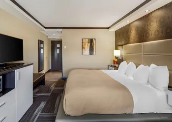 Best Western Plus Edmonton Airport hotel thumbnail 7