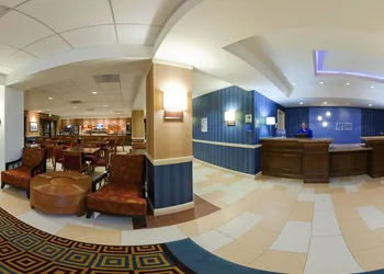 Holiday Inn Express Hotel & Suites Santa Cruz by IHG hotel thumbnail 2