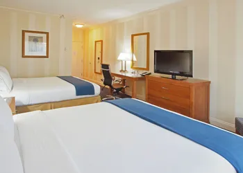 Holiday Inn Express Hotel & Suites Santa Cruz by IHG hotel thumbnail 3