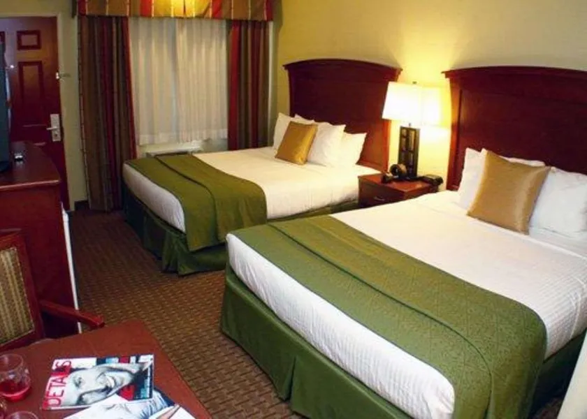 Quality Inn & Suites, Santa Cruz Mountains hotel detail image 2