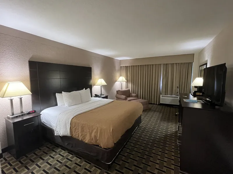 Quality Inn & Suites Cincinnati Downtown Area hotel detail image 6