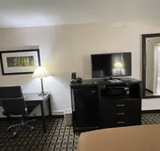 Quality Inn & Suites Cincinnati Downtown Area hotel detail image 7