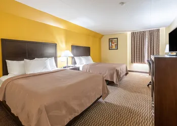 Quality Inn & Suites hotel thumbnail 7