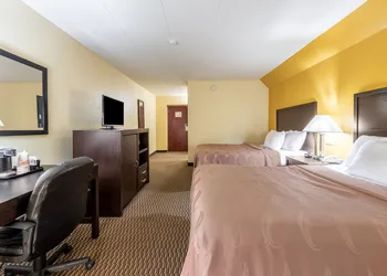 Quality Inn & Suites hotel thumbnail 8