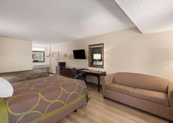 Super 8 by Wyndham Fort Mitchell Cincinnati Area hotel thumbnail 8