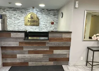 La Quinta Inn and Suites by Wyndham Cincinnati North hotel thumbnail 7