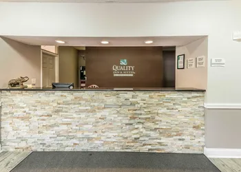 Suburban Studios Mason Hwy 42 hotel thumbnail 5
