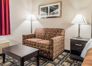 Suburban Studios Mason Hwy 42 hotel thumbnail 8