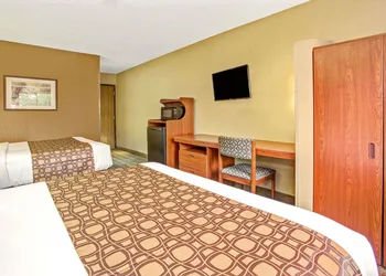 Microtel Inn & Suites by Wyndham Mason/Kings Island hotel thumbnail 5