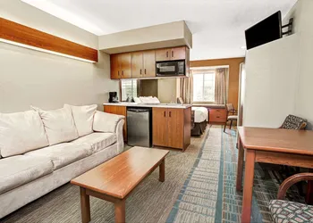 Microtel Inn & Suites by Wyndham Mason/Kings Island hotel thumbnail 7