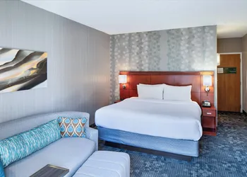 Courtyard by Marriott Cincinnati Blue Ash hotel thumbnail 7