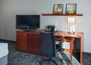 Courtyard by Marriott Cincinnati Blue Ash hotel thumbnail 8
