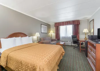 Days Inn by Wyndham Columbus East Airport hotel thumbnail 6