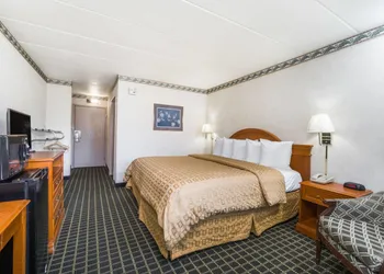 Days Inn by Wyndham Columbus East Airport hotel thumbnail 8