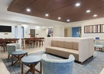 Holiday Inn Express & Suites Columbus Airport East by IHG hotel thumbnail 2