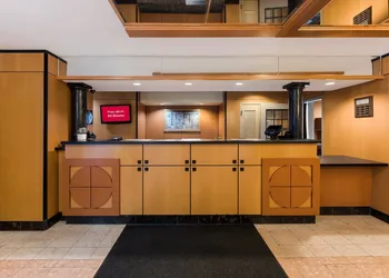 Red Roof Inn PLUS+ Columbus Downtown-Convention Center hotel thumbnail 6