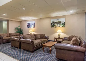 Days Inn by Wyndham Columbus Airport hotel thumbnail 6