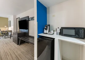 Holiday Inn Express Columbus Downtown by IHG hotel thumbnail 7