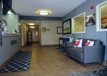 Sonesta Simply Suites Columbus Airport Gahanna hotel thumbnail 2