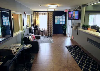 Sonesta Simply Suites Columbus Airport Gahanna hotel thumbnail 3