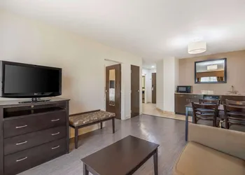 Best Western Suites hotel thumbnail 7