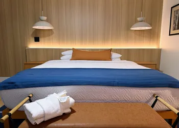 The Iceberg Tahoe hotel thumbnail 3