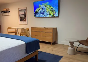 The Iceberg Tahoe hotel thumbnail 4