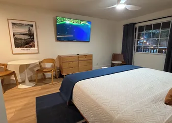 The Iceberg Tahoe hotel thumbnail 5