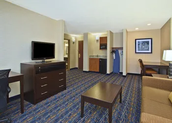 Holiday Inn Express Hotel & Suites Pittsburgh West Mifflin by IHG hotel thumbnail 4