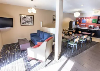 Comfort Inn Pittsburgh Crafton hotel thumbnail 2