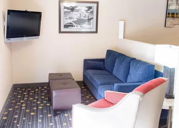 Comfort Inn Pittsburgh Crafton hotel thumbnail 4
