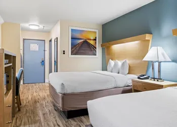 Days Inn by Wyndham Woodland hotel thumbnail 6