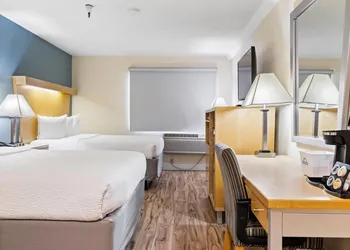 Days Inn by Wyndham Woodland hotel thumbnail 7