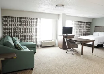 DoubleTree by Hilton Sterling - Dulles Airport hotel thumbnail 5