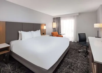 DoubleTree by Hilton Sacramento hotel thumbnail 3