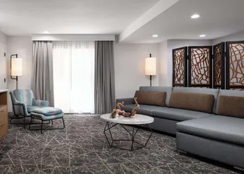 DoubleTree by Hilton Sacramento hotel thumbnail 6