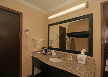Comfort Inn Asheville East-Blue Ridge Pkwy Access hotel thumbnail 5