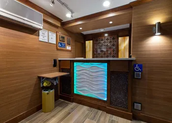 Hotel Vinea, a Travelodge by Wyndham hotel thumbnail 2