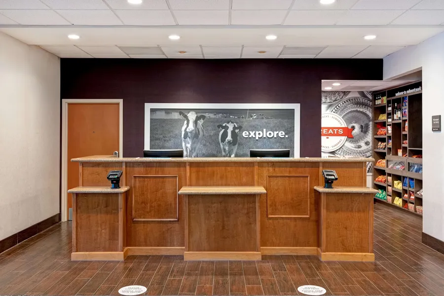 Hampton Inn & Suites Rohnert Park - Sonoma County hotel detail image 2