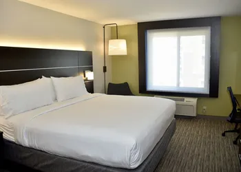 Holiday Inn Express® Windsor Sonoma Wine Country by IHG hotel thumbnail 5