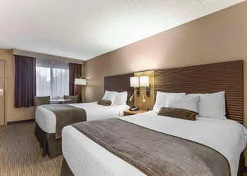 Best Western Plus Landing View Inn & Suites hotel thumbnail 5
