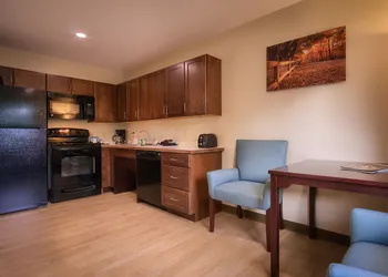 Sun & Ski Inn And Suites hotel thumbnail 4
