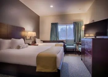 Sun & Ski Inn And Suites hotel thumbnail 5