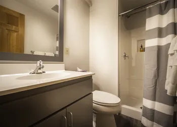 Sun & Ski Inn And Suites hotel thumbnail 6
