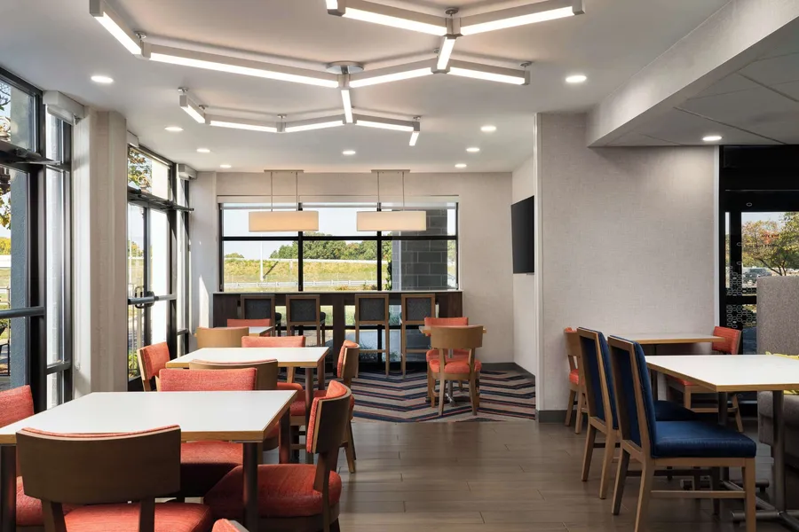 Hampton Inn Norfolk/Virginia Beach hotel detail image 2