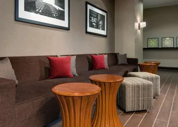 Hampton Inn & Suites Milwaukee Downtown hotel thumbnail 4