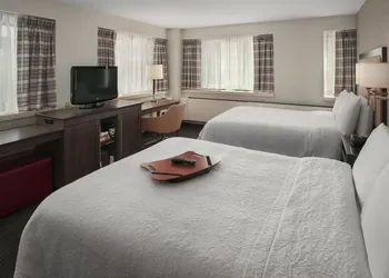 Hampton Inn & Suites Milwaukee Downtown hotel thumbnail 7