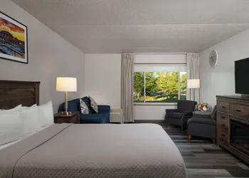Harbor Shores on Lake Geneva hotel thumbnail 7
